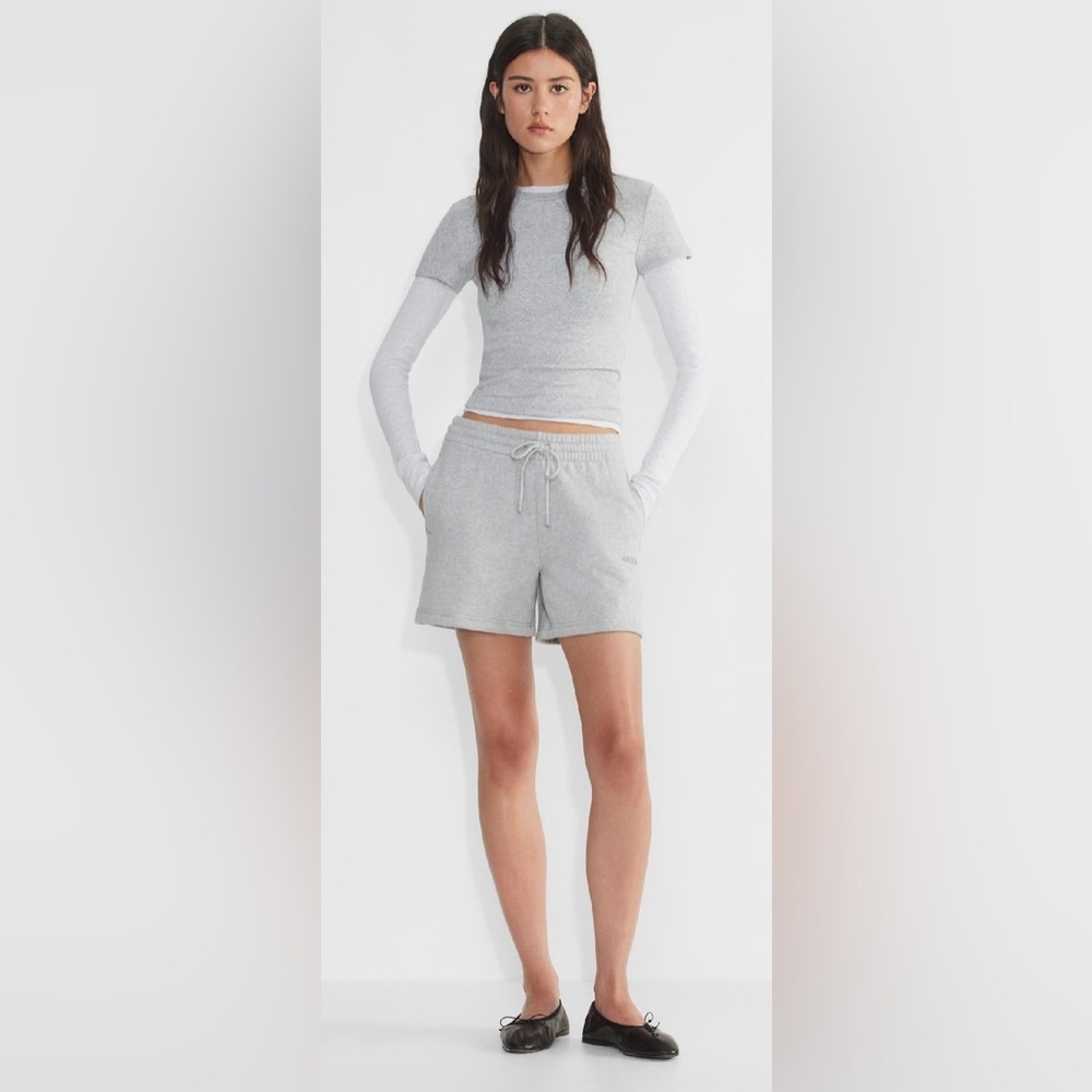 NWT XS Aritzia Cozy Sweatfleece Boyfriend Mid-thigh Short in Heather Chrome
